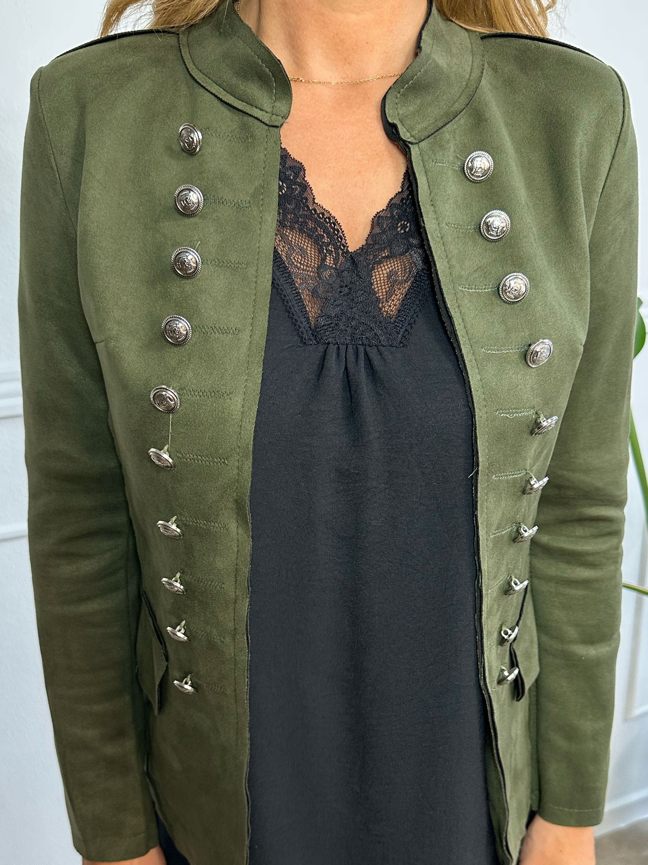 Larissa - Fin kavaj i mockaimitation med knappar